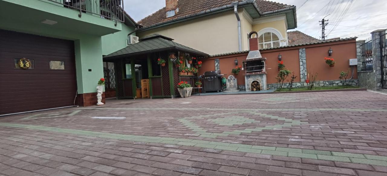 Casa Cizi Hotel Călimăneşti Eksteriør billede
